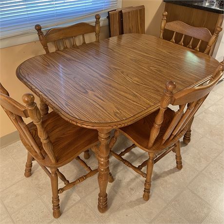 Cochrane Furniture Oak Table and Chairs w/ Ext Leaves
