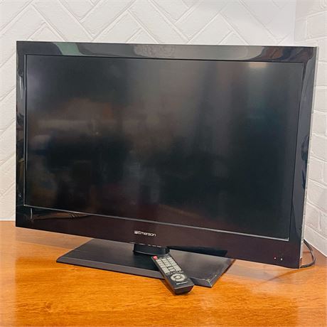 Emerson Funai LCD 32" Television with Remote