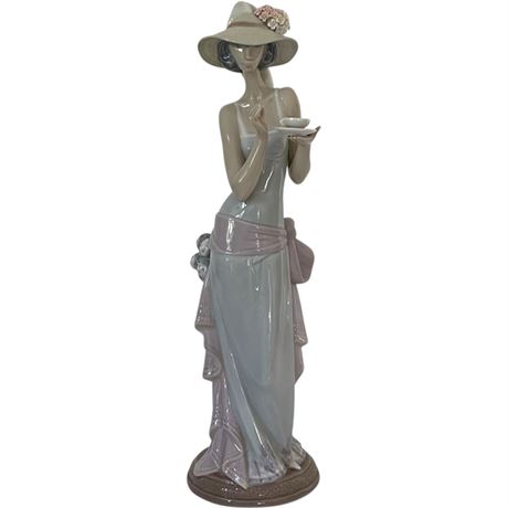 Lladro "Tea Time" Porcelain Figurine