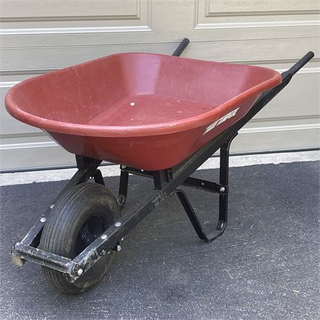 True Temper Poly 4 cu. ft. Wheelbarrow