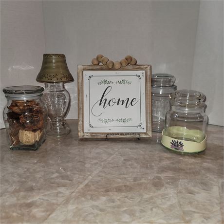Home Plaque and Decor