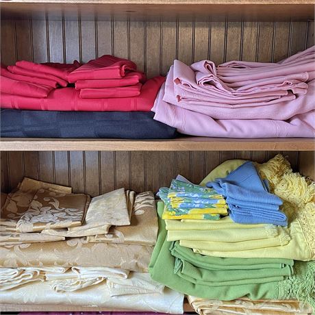 Tablecloths and Cloth Napkins *Mainly Sets*