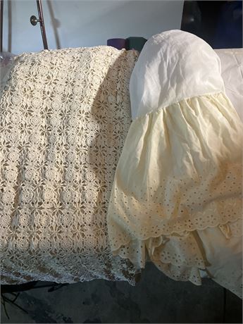 2 larger decorative blankets/linens