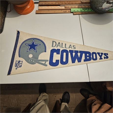 1960's Dallas Cowboys Football One Bar Helmet White Felt Pennant