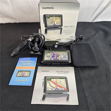 Garmin nuvi 765 T w/Accessories and Case