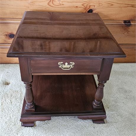 Chautauqua Colonial Endtable