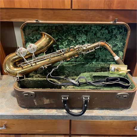 Vintage Martin Professional Lowpitch Saxophone with Hard Case