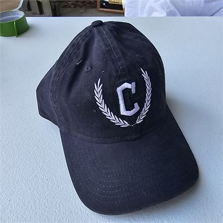 New Era 9TWENTY adjustable baseball cap made of 100% cotton.