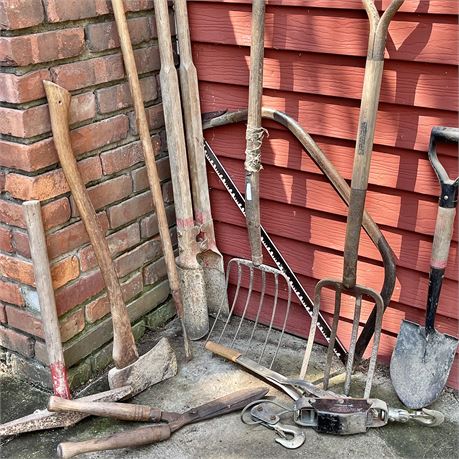 Group of 10 Outdoor Tools