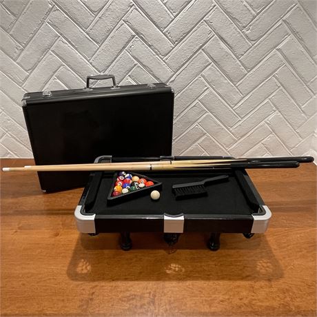 Sharper Image Miniature Pool/Billiards Set in Briefcase
