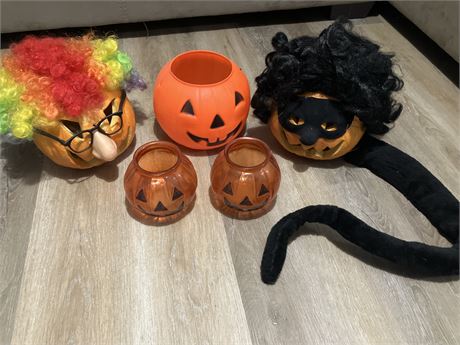Assorted holiday pumpkin decorations  (5 items)