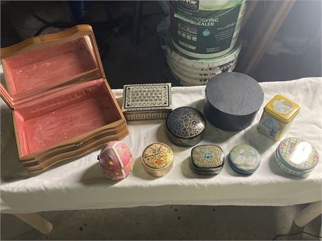 Collection of trinket boxes
