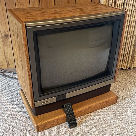 Large Antique Wood Cased Mitsubishi Floor Model TV - Model CK-3101R w/ Remote