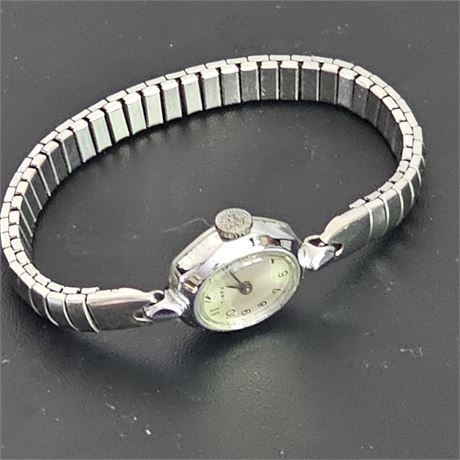 Timex Silver Tone Stretch Bracelet Wind-up