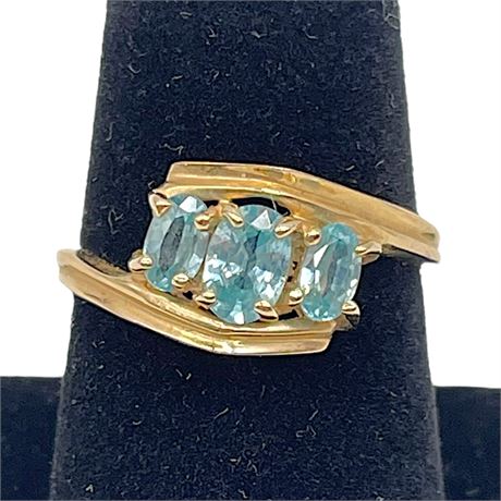 14K Yellow Gold Ice Blue Zircon Stone Trio Size 7.5 Ring