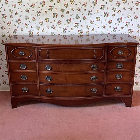 Solid Wood Vintage 9 Drawer Serpentine Dresser
