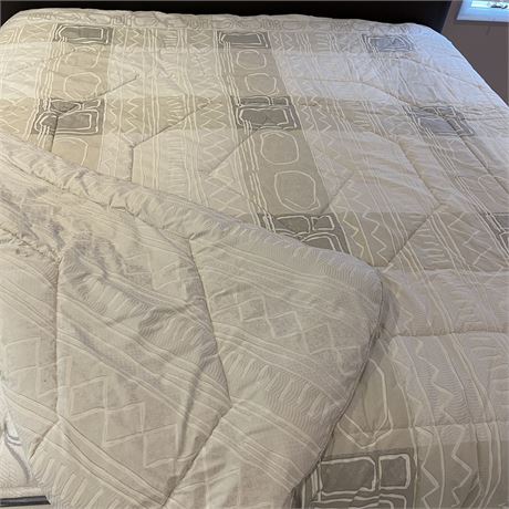 King-Size Reversible Comforter
