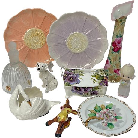 Coordinated Decorative Collectables Grouping