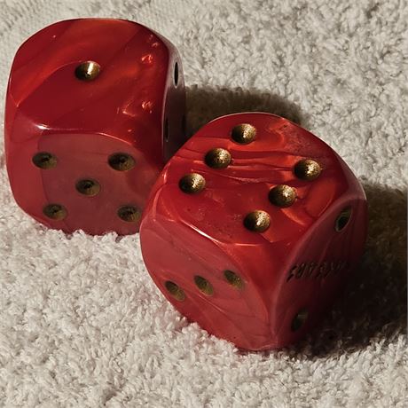Large vintage red dice