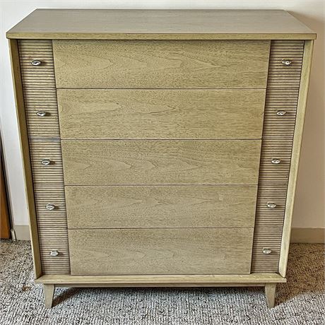 Mid-Century Modern 5-Drawer Dresser