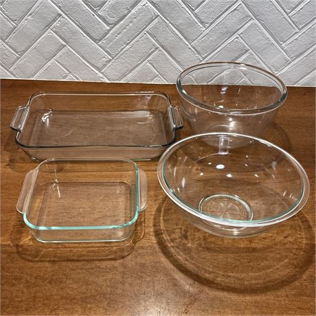 Glass Mixing Bowls and Cookware - Pyrex, Anchor Hocking and Unbranded