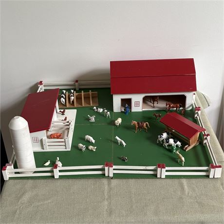 Vtg Wood Play Barnyard with Animals and Farmers