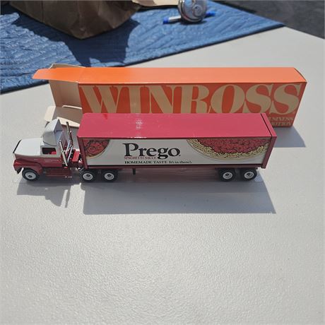Winross die-cast truck model featuring Prego Spaghetti Sauce