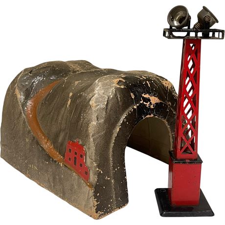 Vtg American Flyer Paper Mache Tunnel & Louis Marx Electric Floodlight Tower