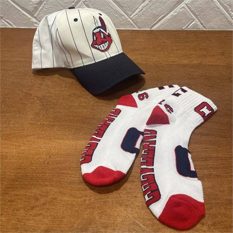 New Genuine Merchandise Cleveland Indians Baseball Cap and Socks
