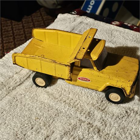 Vntage Mini Tonka Jeep Dump Truck