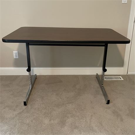 Adjustable Height Desk Table/Work Table