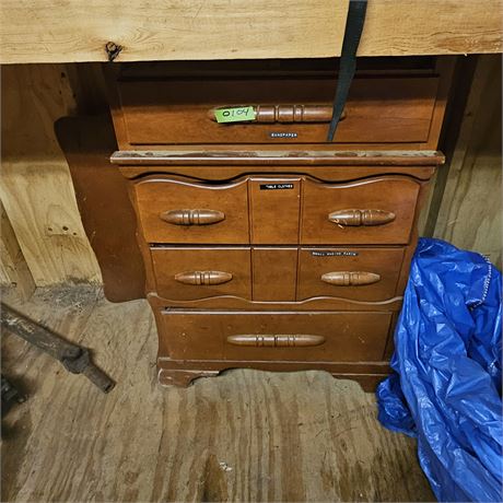 Dresser