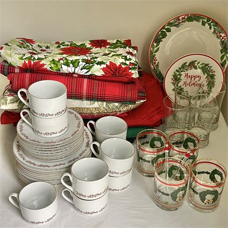 Christmas Themed Kitchen Dishes and Linens