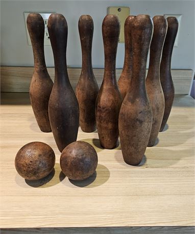 Late 1880s parlor bowling set(solid wood)