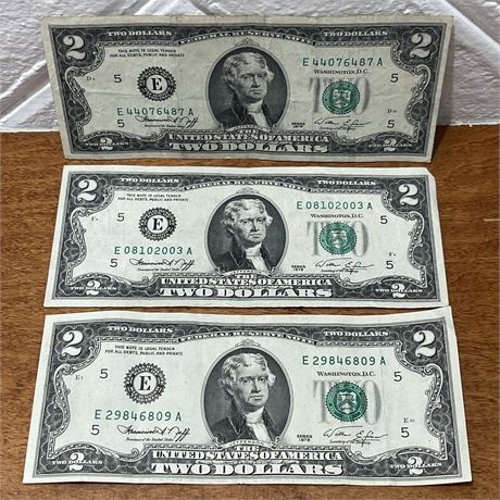 (3) 1976 2 Dollar Bill Federal Reserve Notes w/ Serial Pairs