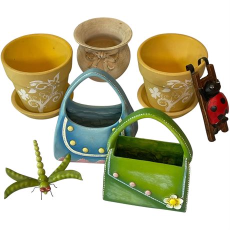 Planters w/ Peapod Dragonfly and Ladybug Planter Accessories