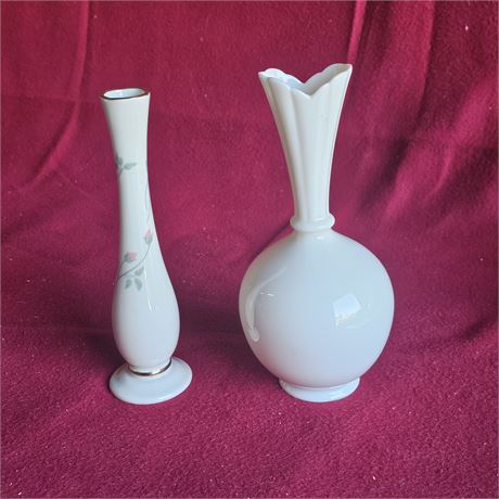 Lenox ivory porcelain bud vase. Lenox Rose Manor Bud Vase.