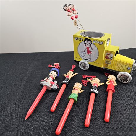 Betty Boop Tin Litho Truck "Betty Boop's Lingere & Notions" w/ Figurine Pens