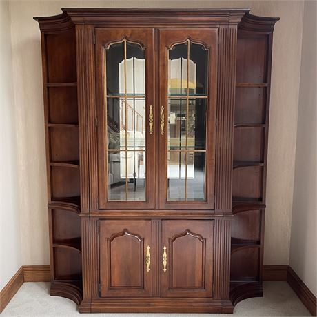 Solid Wood China Cabinet with Detachable Shelving Units
